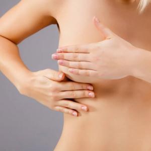 Набухшая грудь: причины симптома, лечение